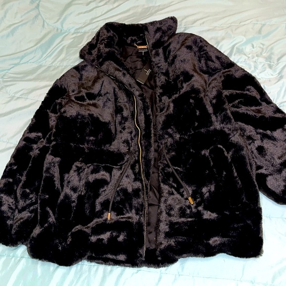 Tahari Jackets & Blazers - Tahari Faux Fur Teddy Jacket